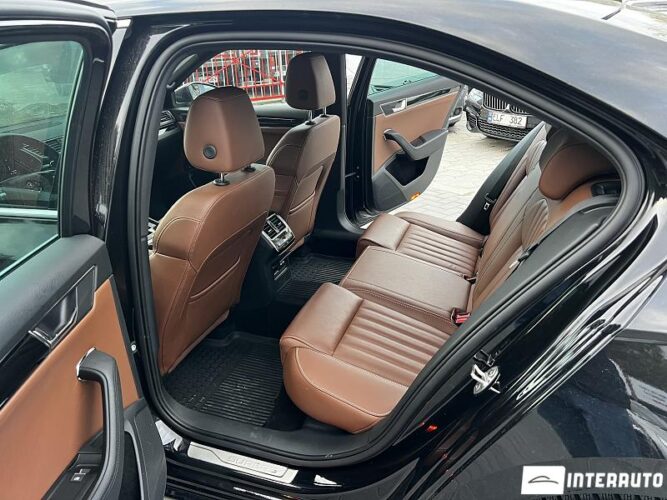 Skoda Superb 40 interauto-car