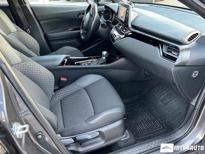 Toyota C-HR 43 interauto-car