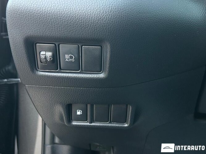 Toyota C-HR 37 interauto-car