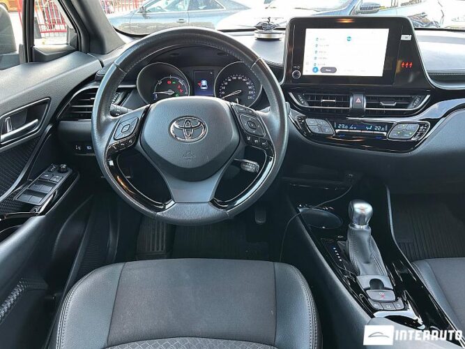 Toyota C-HR 36 interauto-car
