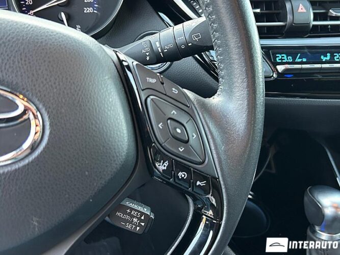 Toyota C-HR 39 interauto-car