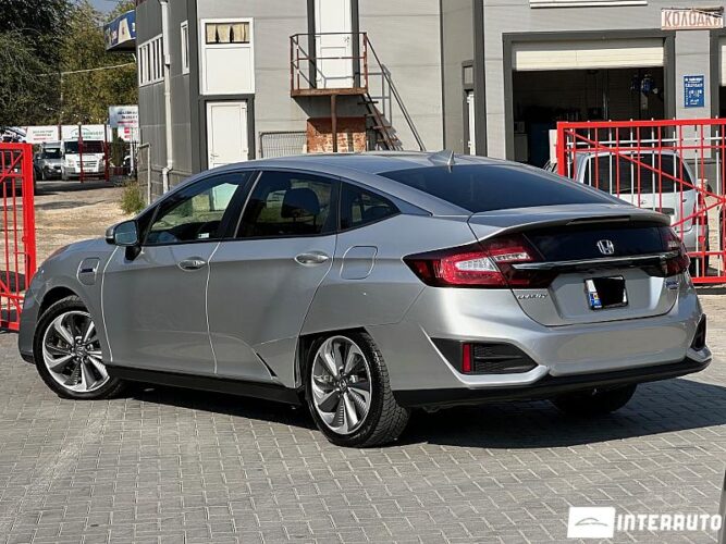 Honda Clarity 34 interauto-car