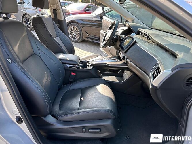 Honda Clarity 36 interauto-car