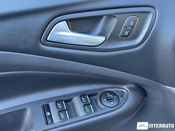 Ford Kuga 43 interauto-car