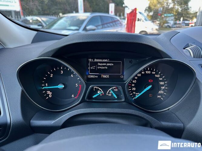 Ford Kuga 38 interauto-car