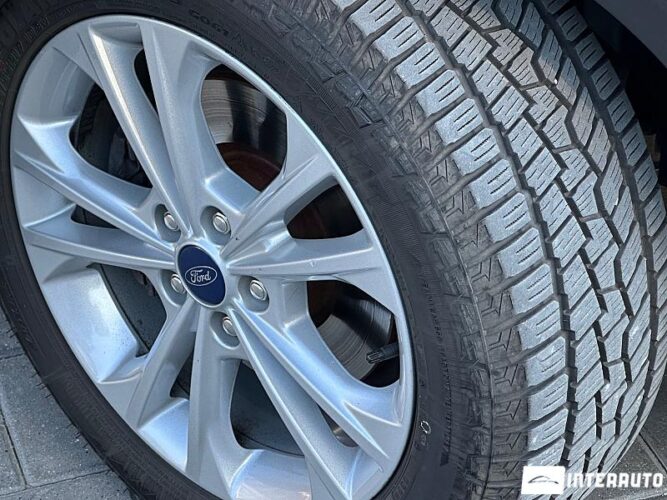 Ford Kuga 47 interauto-car