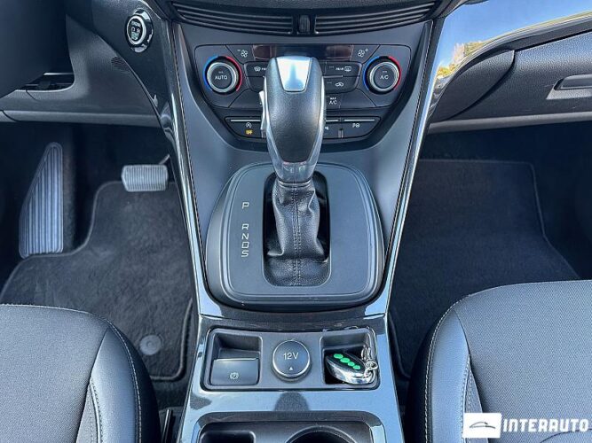 Ford Kuga 41 interauto-car