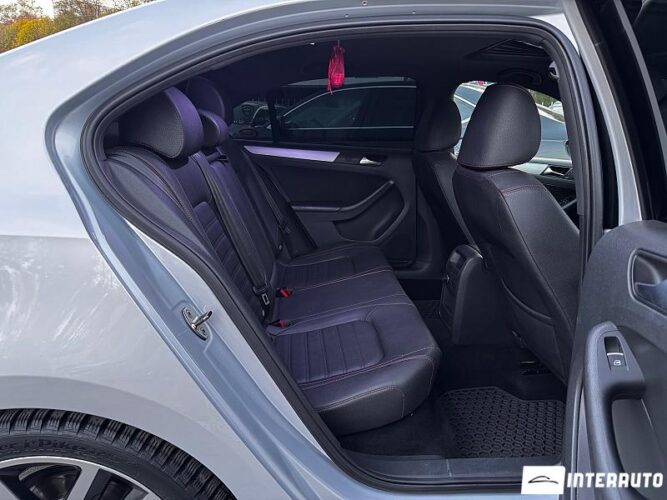 Volkswagen Jetta GLI 35 interauto-car