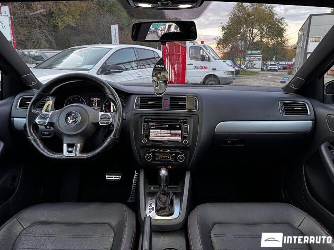 Volkswagen Jetta GLI 37 interauto-car