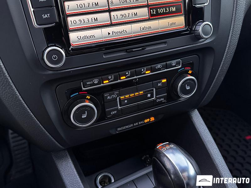 Volkswagen Jetta GLI 25 automobil-interauto