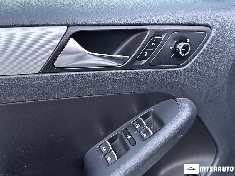 Volkswagen Jetta GLI 27 automobil-interauto