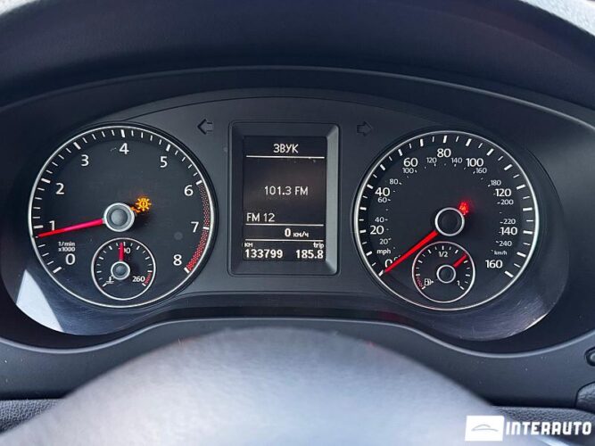 Volkswagen Jetta GLI 39 interauto-car