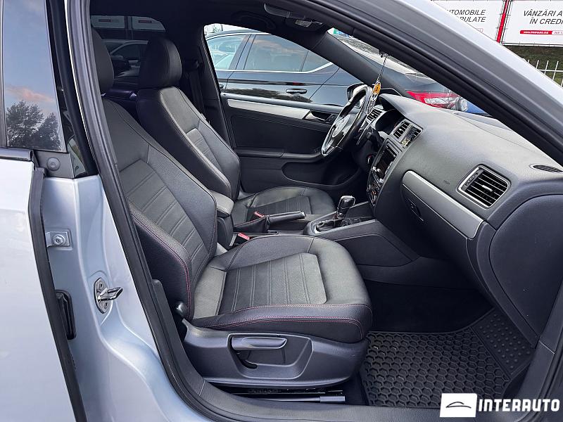 Volkswagen Jetta GLI 16 automobil-interauto