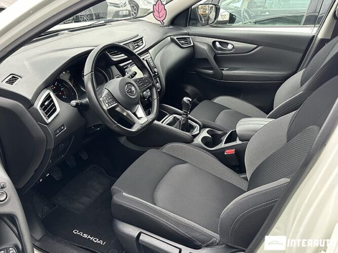 Nissan Qashqai 34 interauto-car