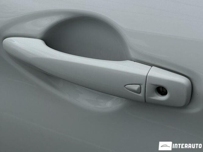 Nissan Qashqai 47 interauto-car