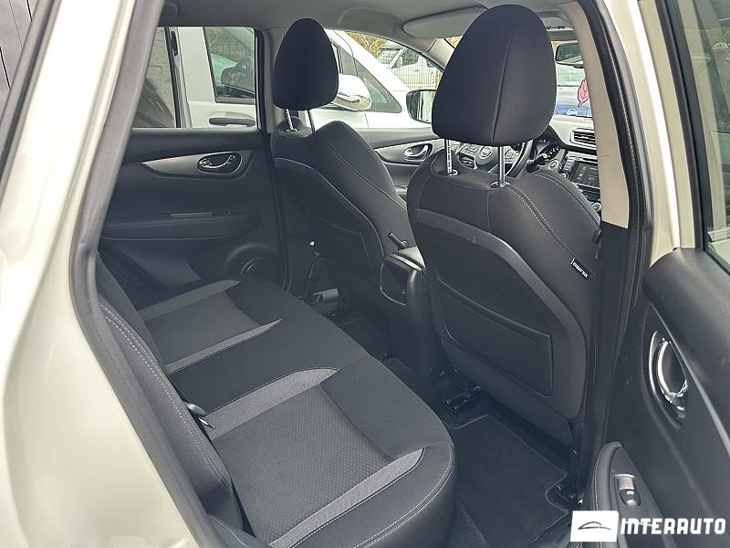 Nissan Qashqai 24 automobil-interauto
