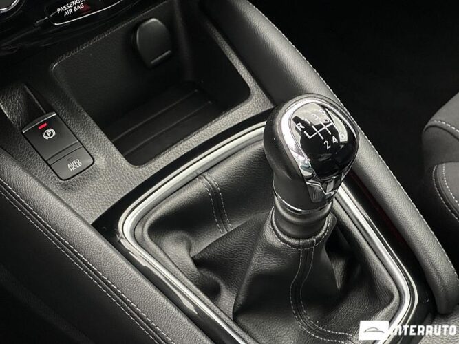 Nissan Qashqai 41 interauto-car