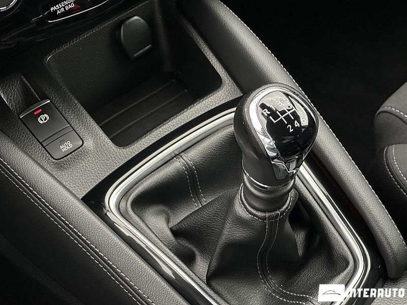 Nissan Qashqai 22 automobil-interauto