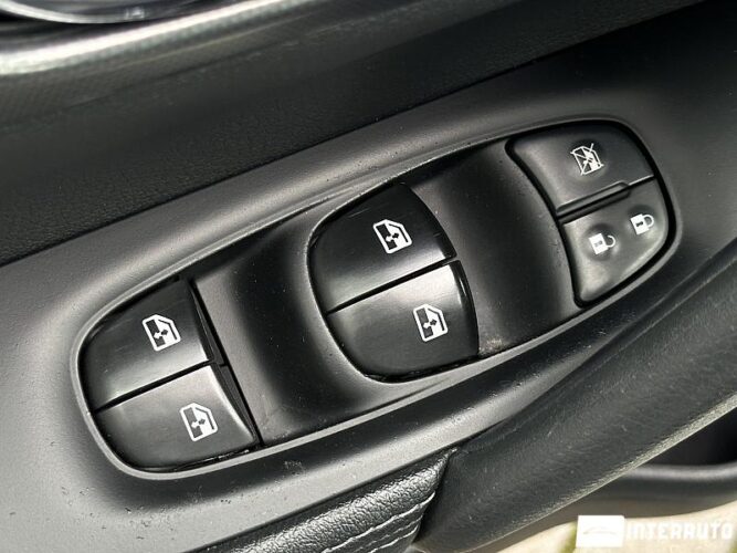 Nissan Qashqai 45 interauto-car