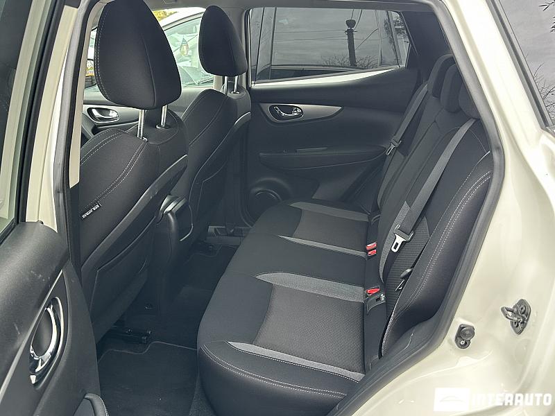 Nissan Qashqai 23 automobil-interauto