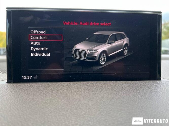 Audi Q7 46 interauto-car