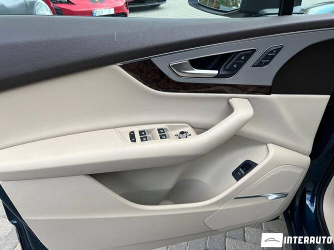 Audi Q7 41 interauto-car