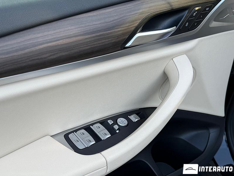 BMW X4 3.0i 18 automobil-interauto