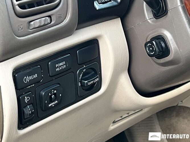 Toyota Land Cruiser 47 interauto-car