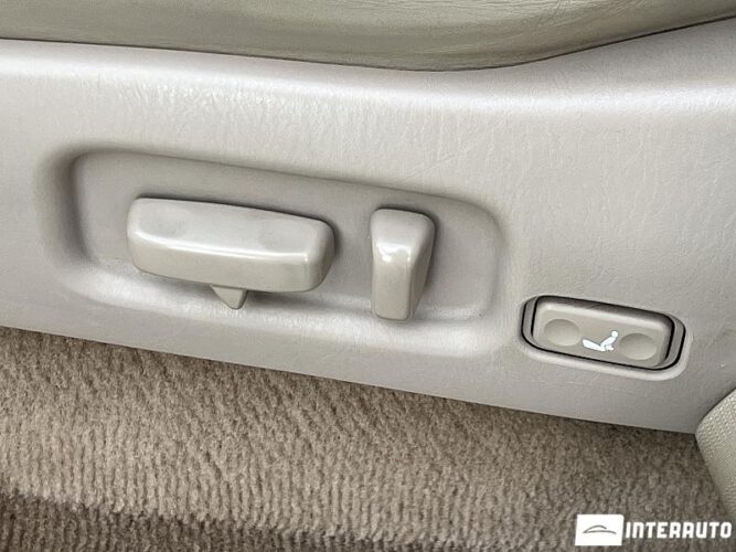 Toyota Land Cruiser 48 interauto-car