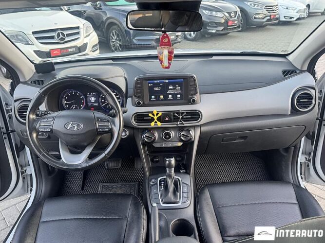 Hyundai Kona 40 interauto-car