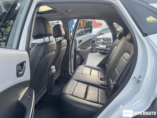 Hyundai Kona 47 interauto-car