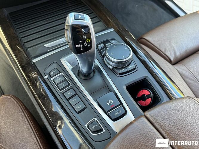 BMW X5 4.0e 49 interauto-car