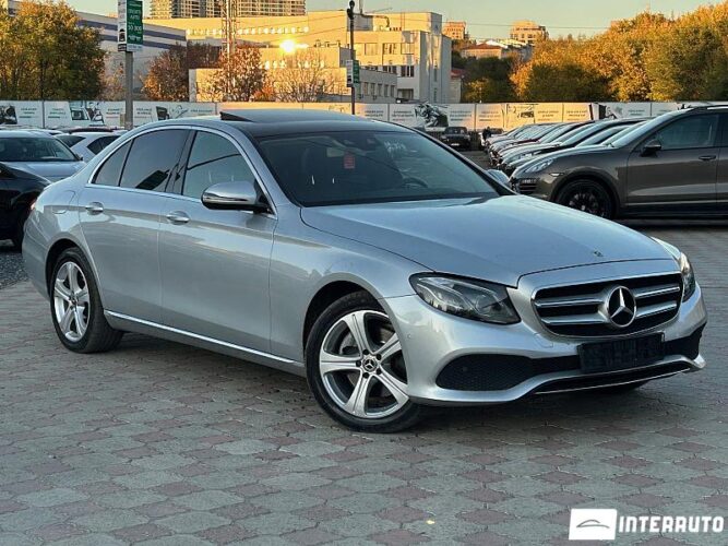 Mercedes E 220 37 interauto-car
