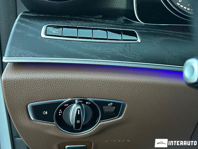 Mercedes E 220 19 automobil-interauto