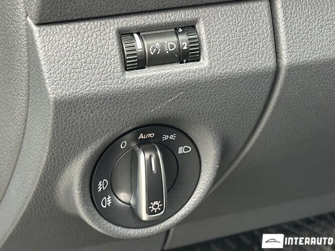 Volkswagen Amarok 43 interauto-car