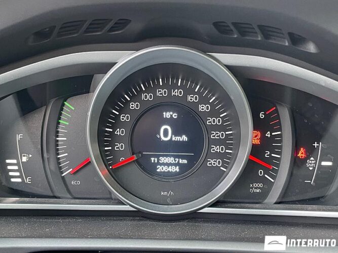 Volvo V 40 37 interauto-car