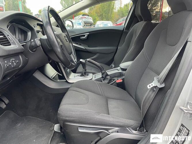 Volvo V 40 32 interauto-car