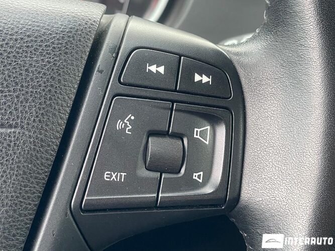 Volvo V 40 38 interauto-car