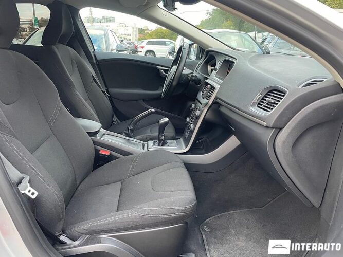 Volvo V 40 33 interauto-car