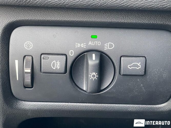 Volvo V 40 35 interauto-car