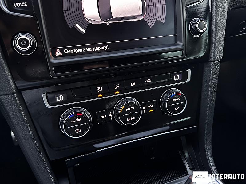 Volkswagen Golf GTE 24 automobil-interauto
