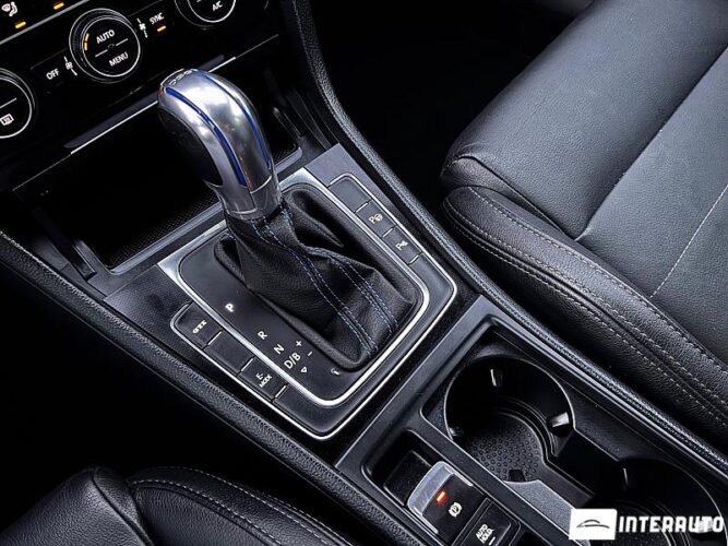 Volkswagen Golf GTE 43 interauto-car