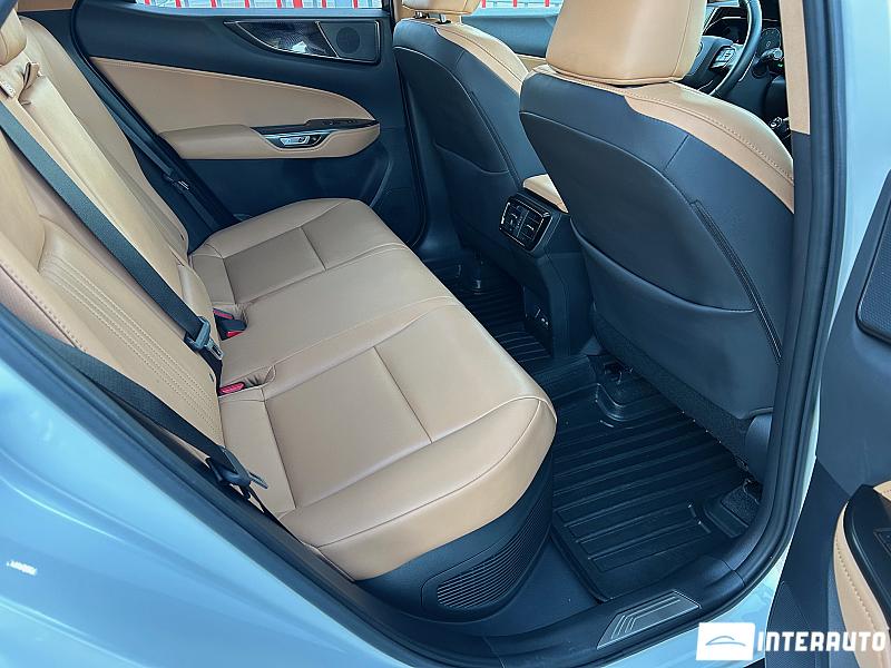 Lexus NX 350H 26 automobil-interauto