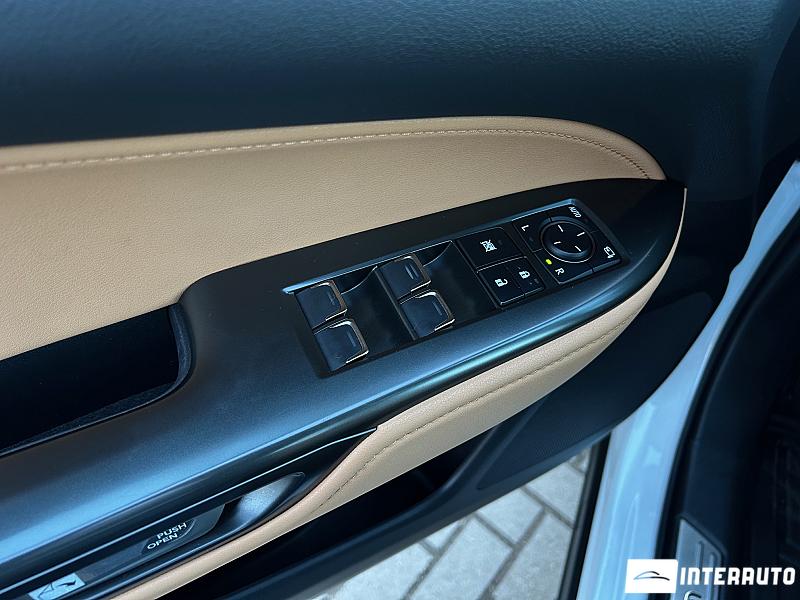 Lexus NX 350H 17 automobil-interauto