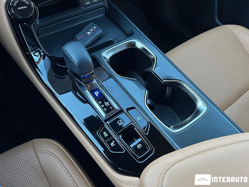 Lexus NX 350H 24 automobil-interauto