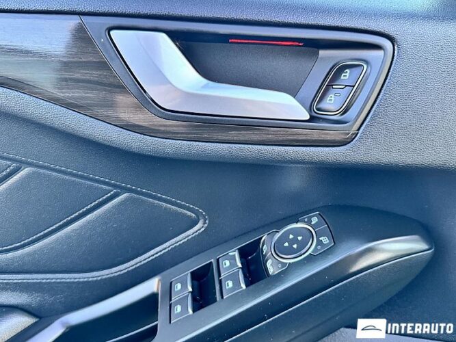 Ford Focus 63 interauto-car