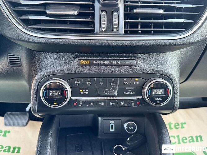Ford Focus 53 interauto-car