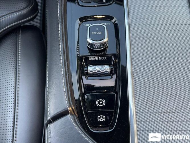 Volvo XC 90 71 interauto-car