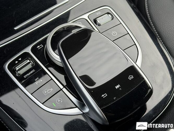 Mercedes E 200 49 interauto-car