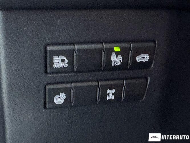 Lexus NX 300 58 interauto-car